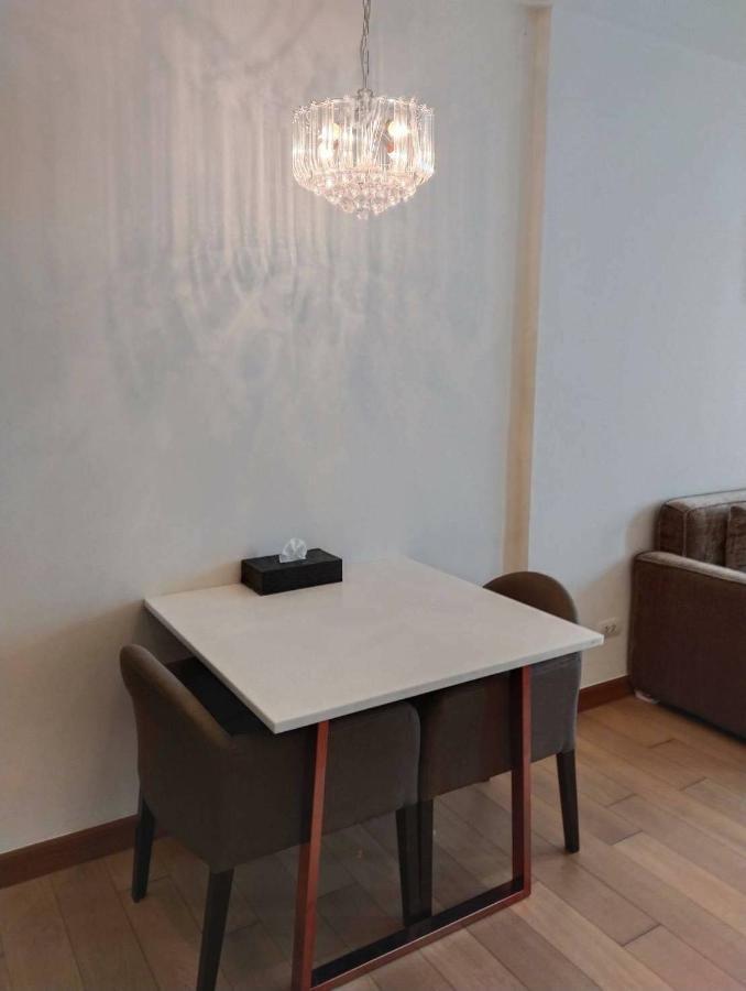 The Astra Chiang Mai Apartment Luaran gambar