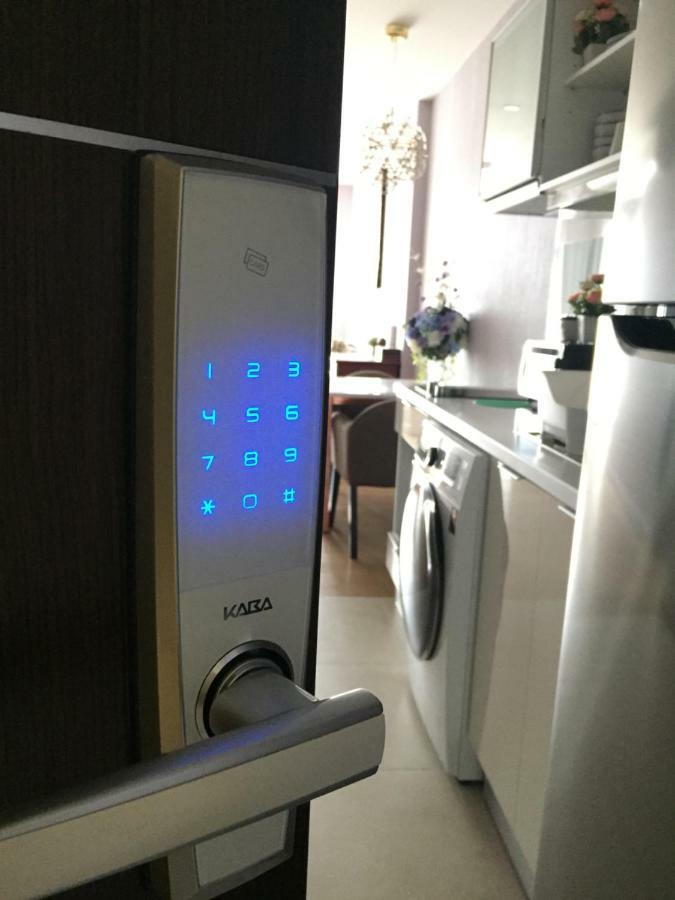 The Astra Chiang Mai Apartment Luaran gambar