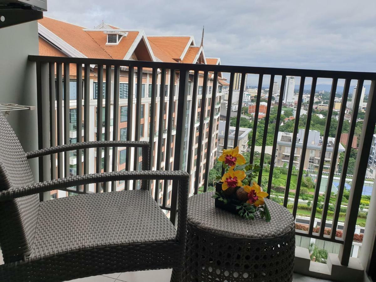 The Astra Chiang Mai Apartment Luaran gambar